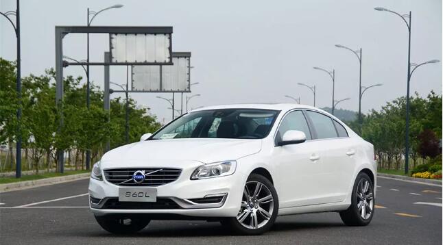 了解這些小技巧,包你開車穩(wěn)穩(wěn)當(dāng)當(dāng)! 了解這些小技巧,包你開車穩(wěn)穩(wěn)當(dāng)當(dāng)!